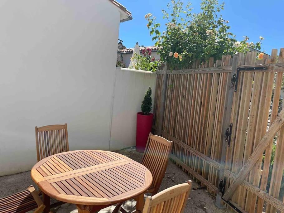Maison De Vacances La Flotte 00491Ui ภายนอก รูปภาพ